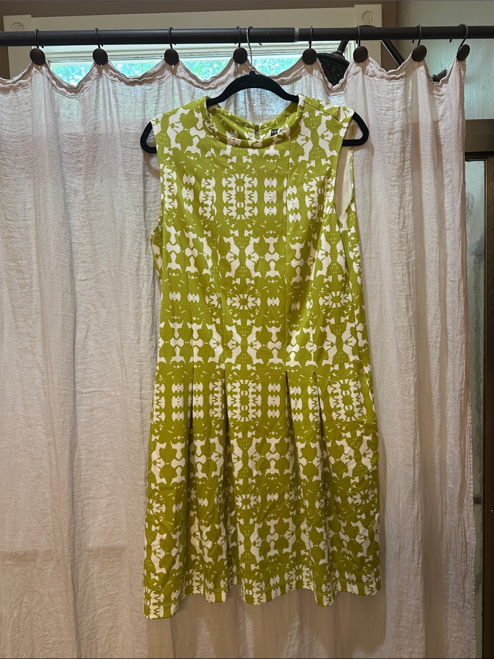 Taylor Lime-Green & White Sleeveless Patterned Mini Dress